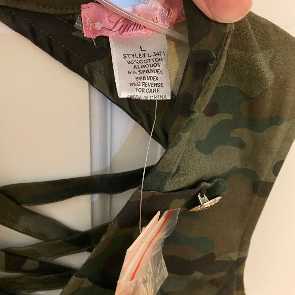 Camo Top - Picture 2 of 3